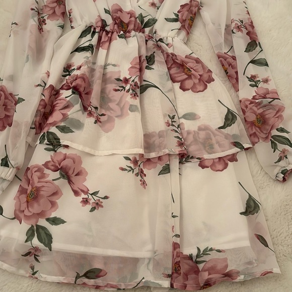 Pretty little thing white floral chiffon double tier plunge skater dress - Picture 5 of 6